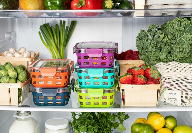 Alimentos en un refrigerador