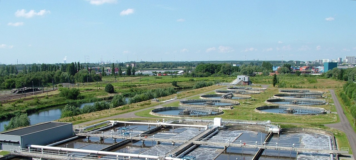 Drugged waters – how modern medicine is turning into an environmental curse Global commons/ Annabel