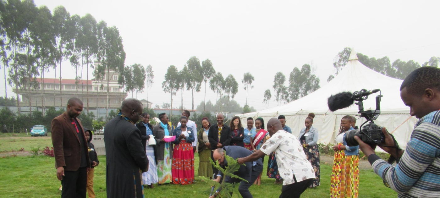 The Vatican and UN Environment bring faith organizations together to “care for our common home” Tree planting at Ongata Rongai Church near Nairobi, Kenya, to mark World Enviro…