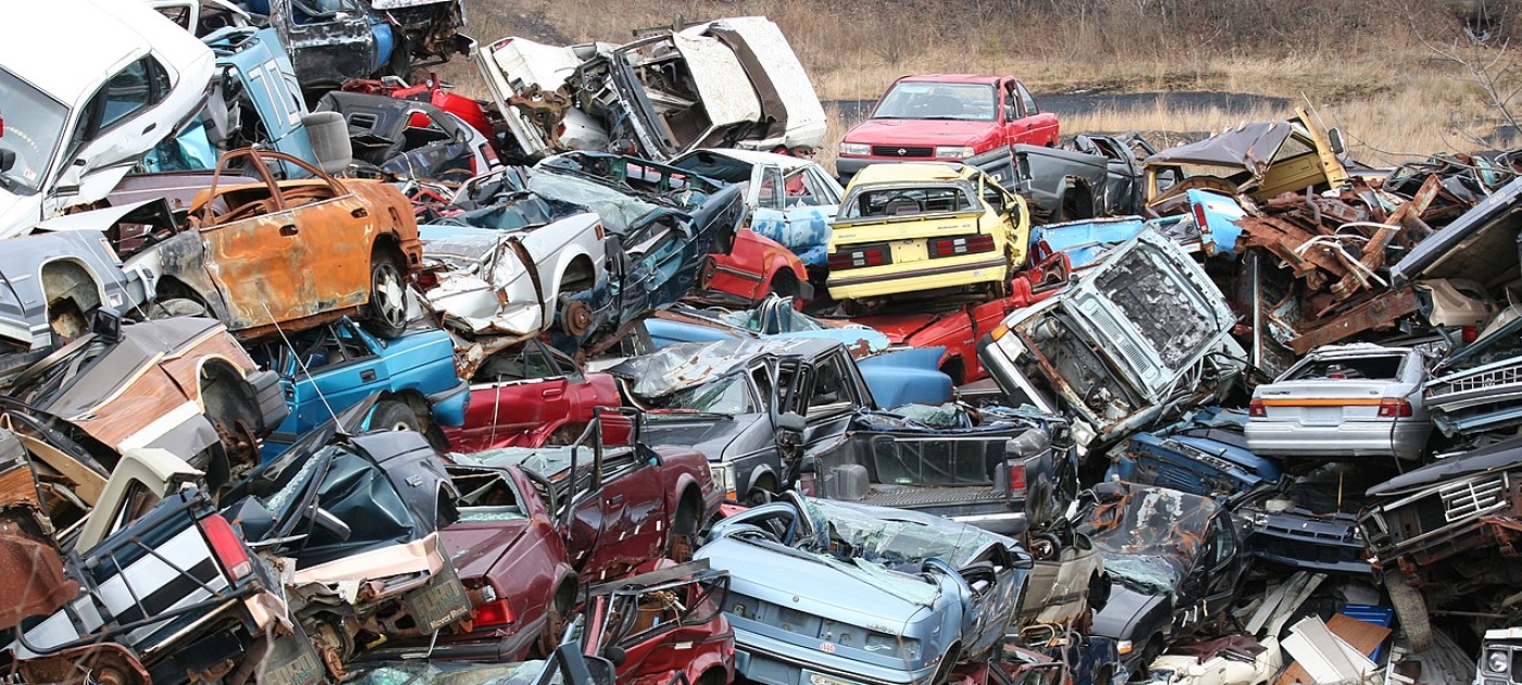 What passenger cars are made of: a key issue for climate change