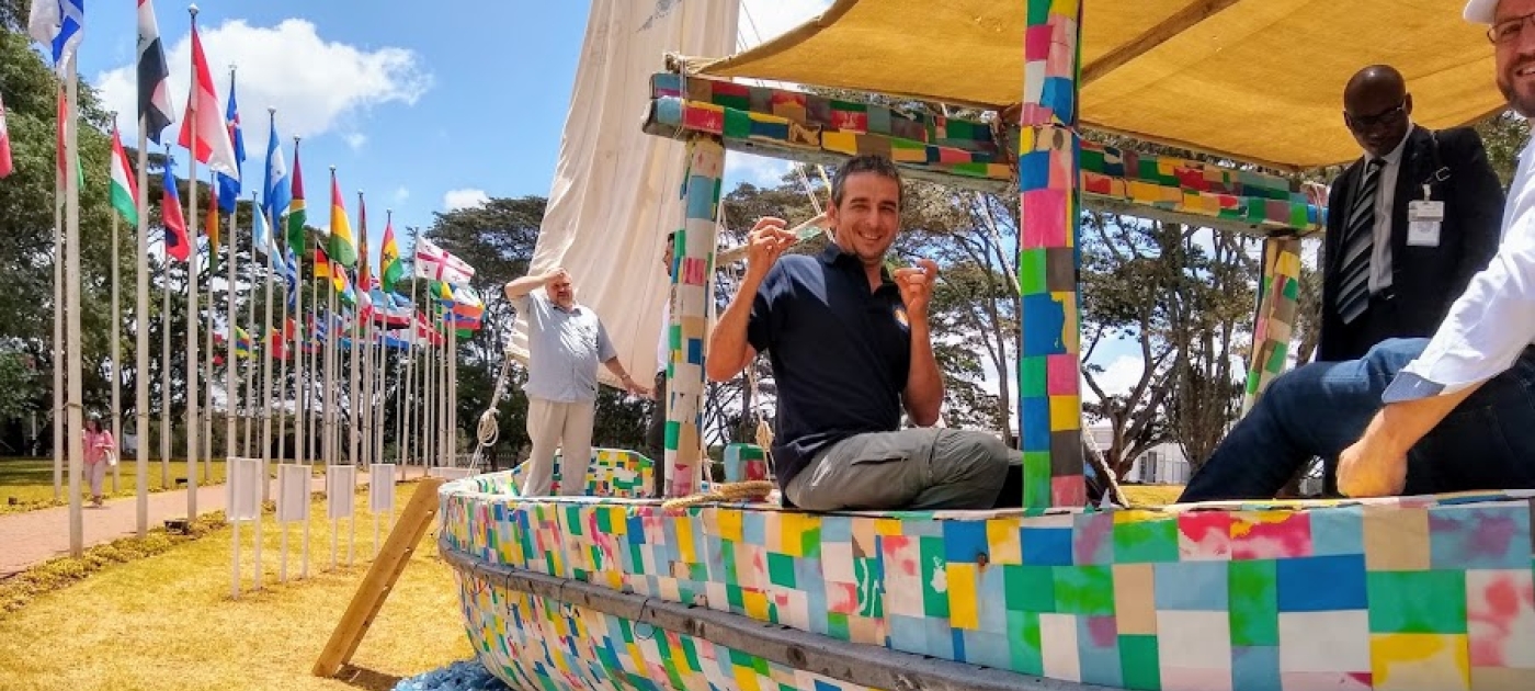 Making friends with plastic trash for a better planet Flipflopi at the United Nations, Nairobi. Photo by @Maciej Sudra