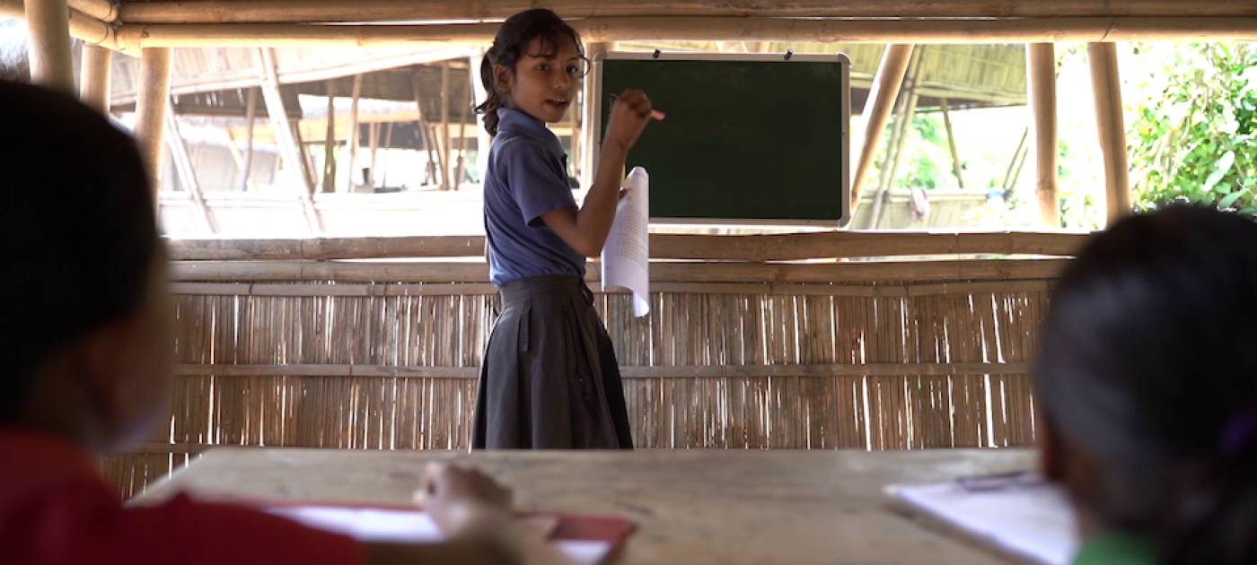 Can a plastic bottle be a ticket to an education? In India, yes. Photo: Akshar Foundation