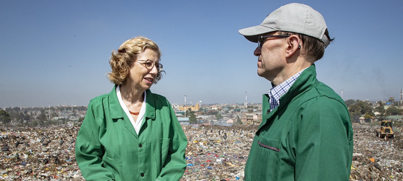 Un mazo de plástico reciclado para marcar el acuerdo sobre la contaminación por plásticos Photo: UNEP
