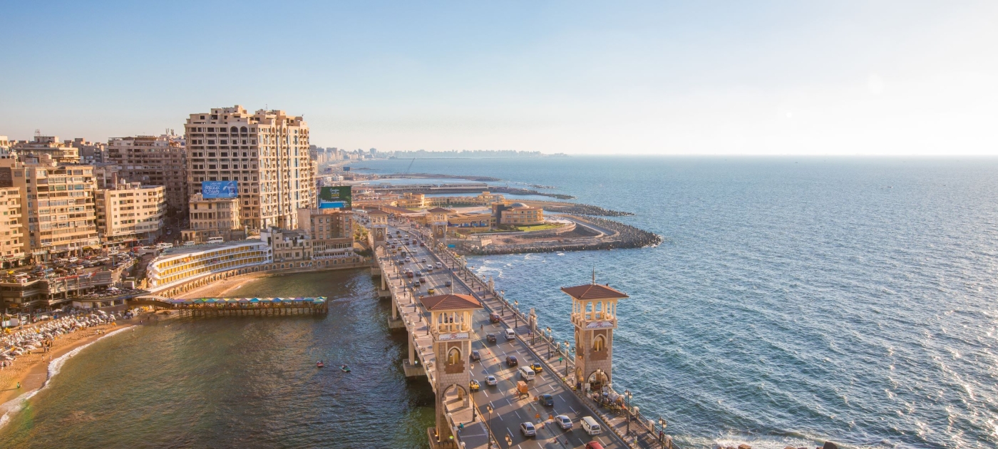 As it bakes, Egypt looks to the cooling power of the sea for help Photo: Shutterstock/Octasy