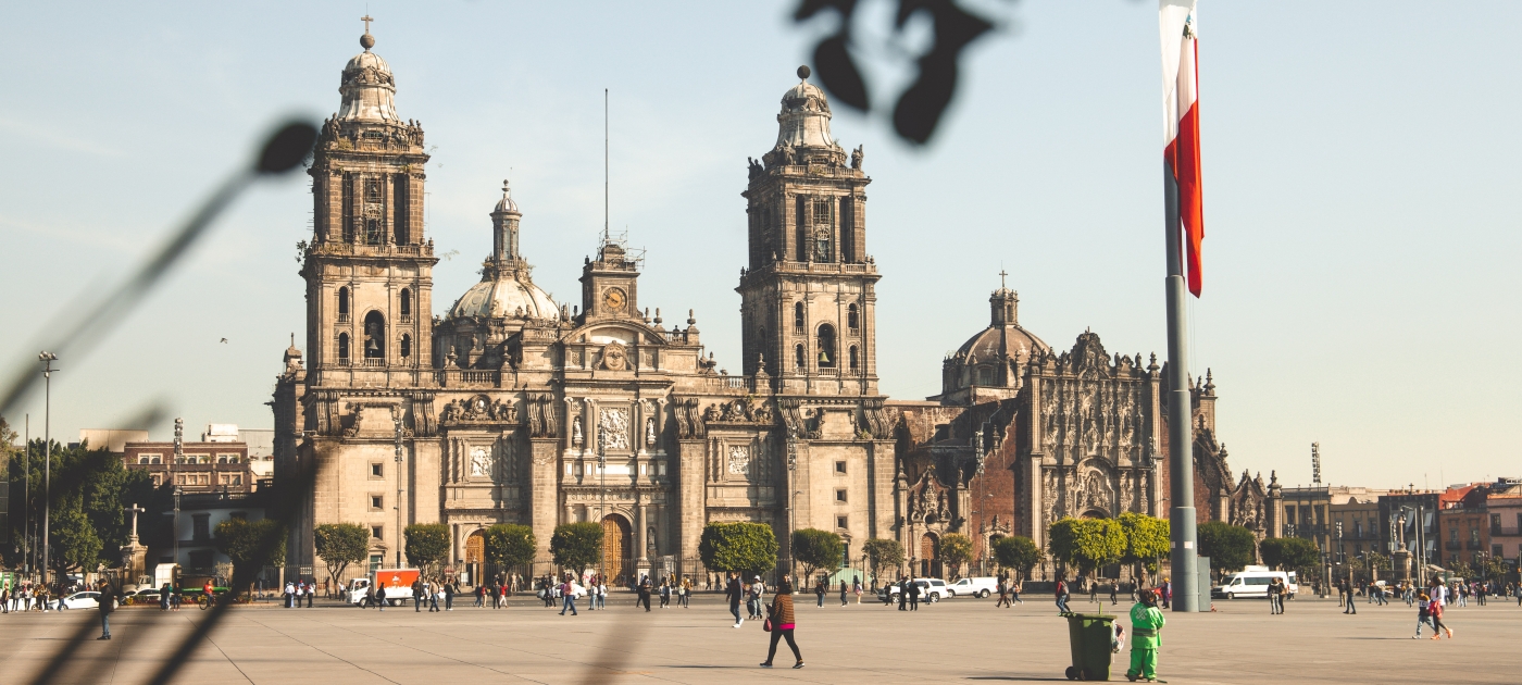 Ciudad de México firma el Compromiso Global por la Nueva Economía del Plástico .