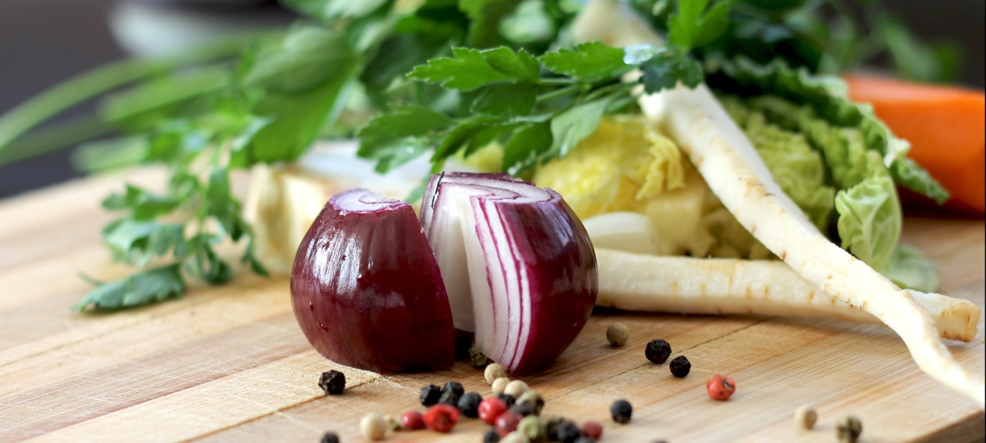 Using Green and Digital Technologies to Reduce Food Waste at Consumer Level 