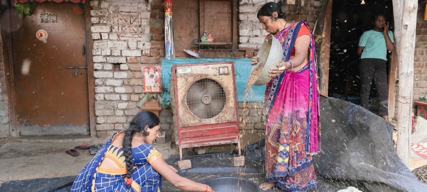 Farmers in India working in extreme heat
