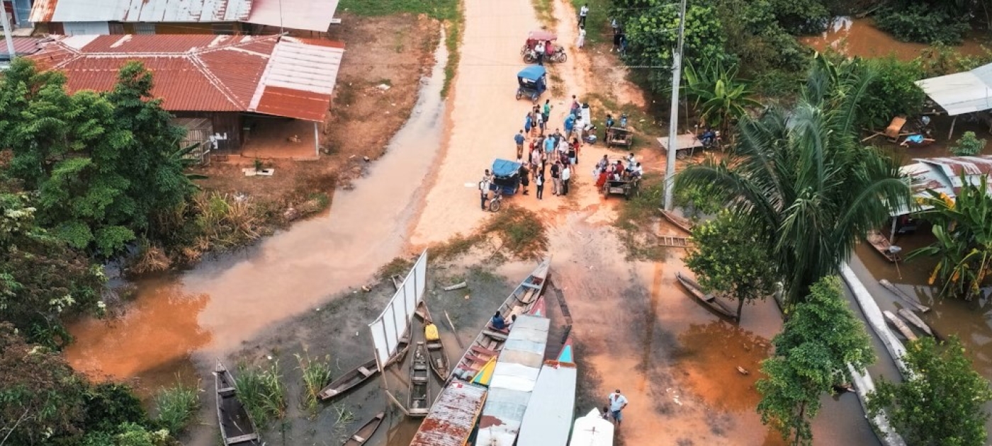 Flooded settlement