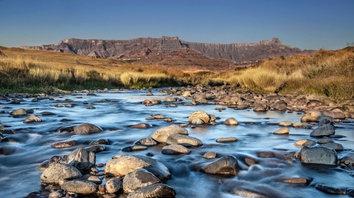 Thukela River, with the Drakensberg backdrop