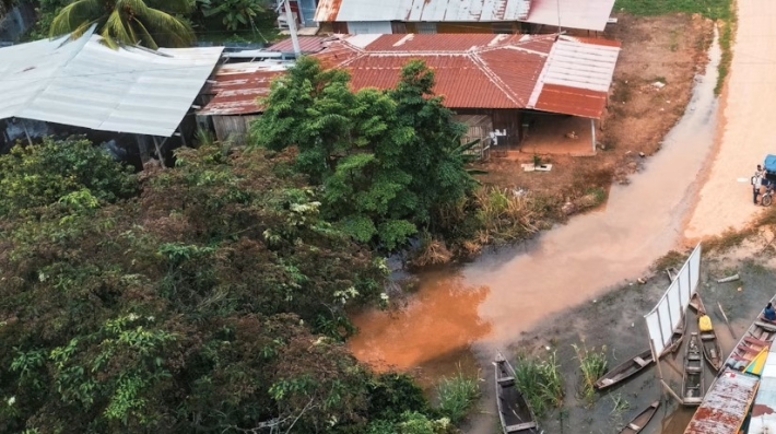 Flooded settlement
